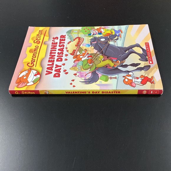 Geronimo Stilton #23: Valentine’s Day Disaster - Scholastic Paperback Novel - Picture 3 of 5